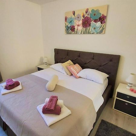 Apartment Punta Omiš Eksteriør billede